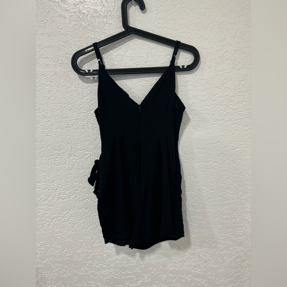 Forever 21 Dress Short Tie Front in Size Medium - Picture 5 of 5